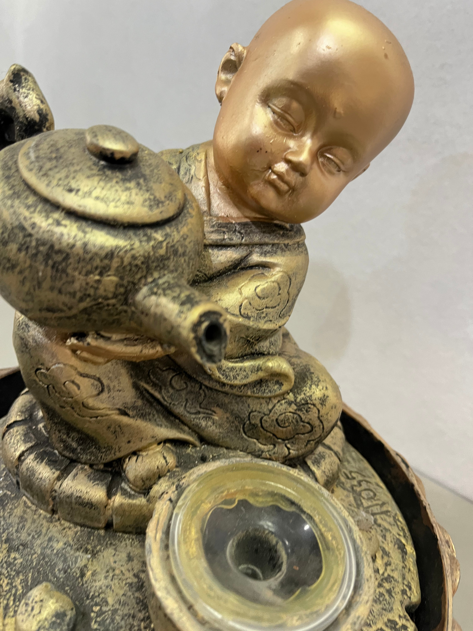 Fonte Monginho com Bules Dourada