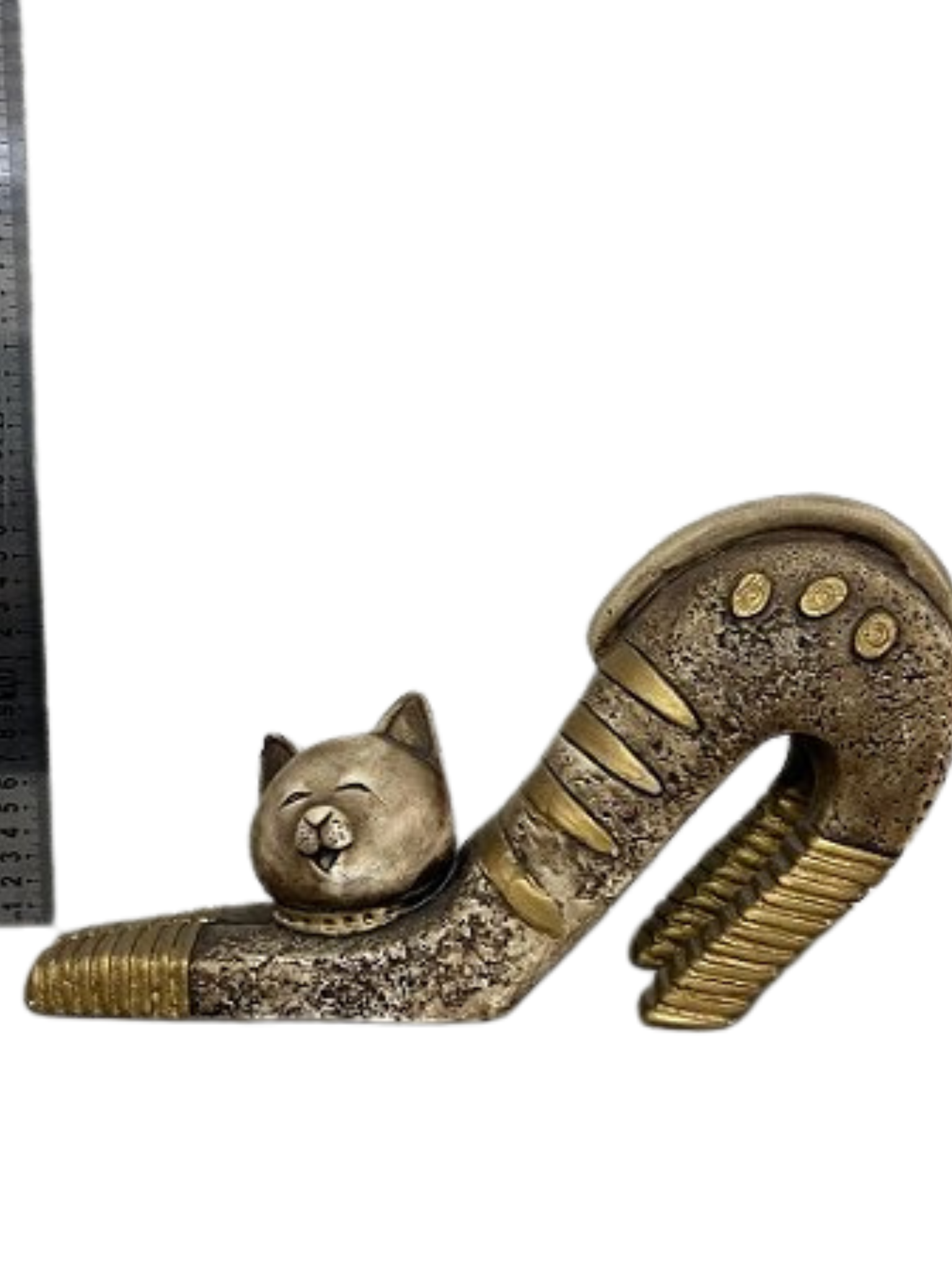 Gato ceramico marron com detalhe dourado
