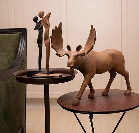 Alce em resina cor ferrugem 38x35cm