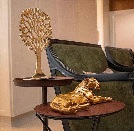 Leoa na cor dourado envelhecido em resina